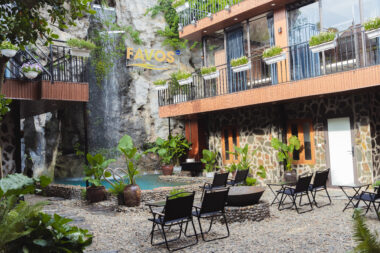 Resort Ninh Bình- thác nước 